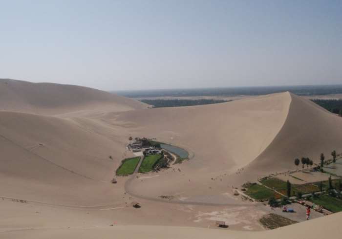 Visiting Yueyaquan : A Desert Oasis in China