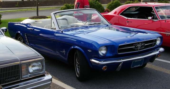 Ford Mustang V6 Convertible